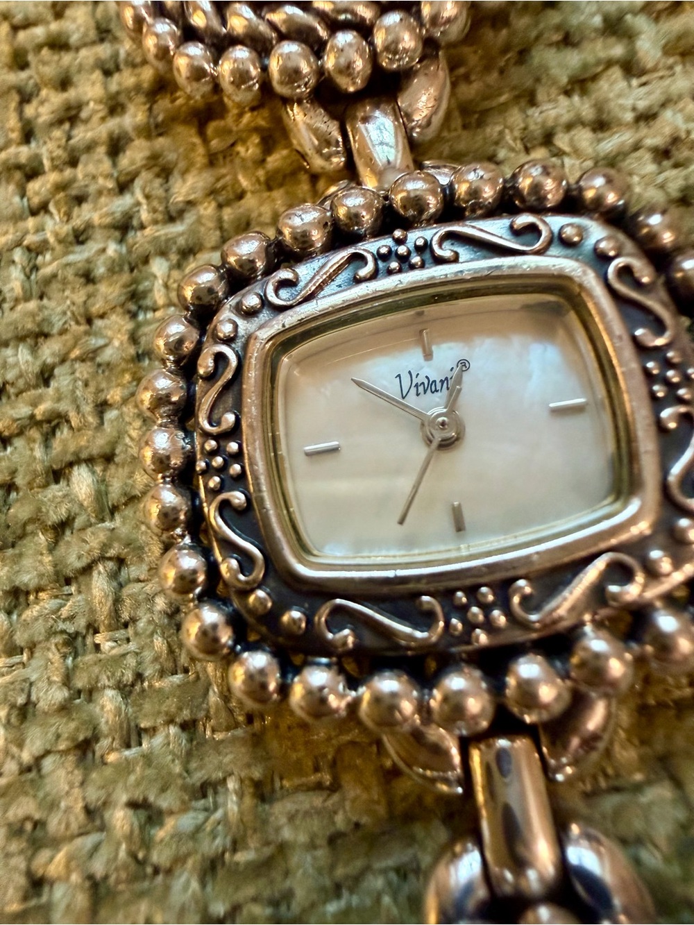 Vintage Vivani Southwestern Watch - Picture 4 of 8